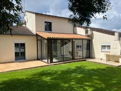 Annonce Vente 10 pices Maison Saint-martin-de-saint-maixent 79