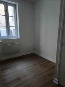 For rent Riom 1 room 25 m2 Puy de dome (63200) photo 4