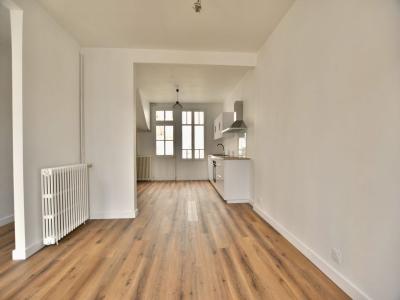 For sale CHOLET CENTRE VILLE 3 rooms 67 m2 Maine et loire (49300) photo 2