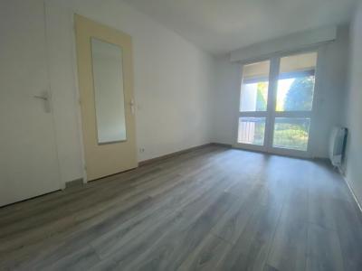 For rent Villeneuve-les-avignon 2 rooms 55 m2 Gard (30400) photo 3