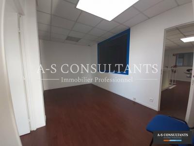 For rent Chassieu 300 m2 Rhone (69680) photo 3