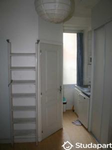 For rent Nantes 1 room 14 m2 Loire atlantique (44000) photo 2