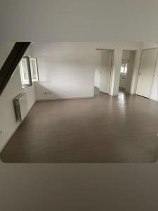 Louer Appartement 55 m2 Montreal-la-cluse