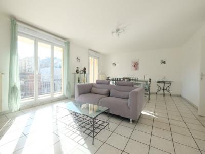 For sale Saint-etienne 4 rooms 92 m2 Loire (42000) photo 0