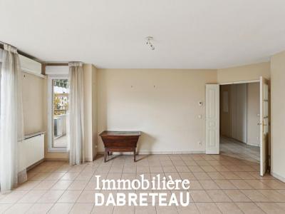 For sale Villeurbanne 4 rooms 92 m2 Rhone (69100) photo 2