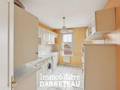 For sale Villeurbanne 4 rooms 92 m2 Rhone (69100) photo 4