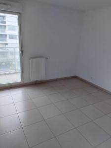 For rent Bordeaux 2 rooms 45 m2 Gironde (33300) photo 4