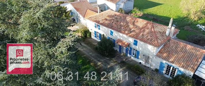 For sale Fontenay-le-comte 17 rooms 389 m2 Vendee (85200) photo 0