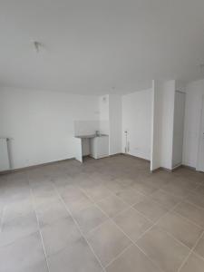 For rent Ozoir-la-ferriere 2 rooms 45 m2 Seine et marne (77330) photo 2