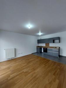 For rent Rueil-malmaison 3 rooms 65 m2 Hauts de Seine (92500) photo 0