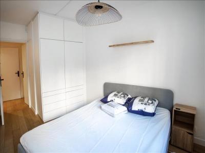 For rent Paris-10eme-arrondissement 3 rooms 49 m2 Paris (75010) photo 4