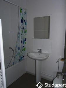 For rent Saint-etienne 1 room 25 m2 Loire (42100) photo 3