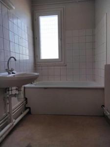 For rent Saint-julien-les-villas 3 rooms 65 m2 Aube (10800) photo 4