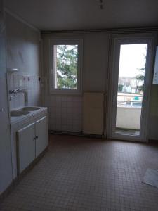 Annonce Location 41 pices Appartement Saint-julien-les-villas 10