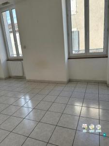 Louer Appartement 45 m2 Vallon-pont-d'arc