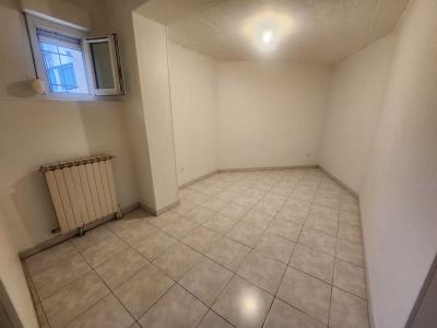 For sale Agen 3 rooms 62 m2 Lot et garonne (47000) photo 4