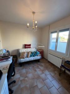 For sale Saint-martin-de-crau 5 rooms 103 m2 Bouches du Rhone (13310) photo 2