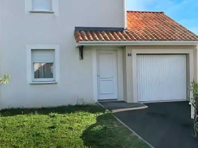 For sale Fontenay-le-comte 3 rooms 71 m2 Vendee (85200) photo 0