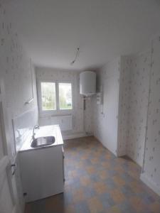 For rent Semur-en-auxois 3 rooms 47 m2 Cote d'or (21140) photo 4