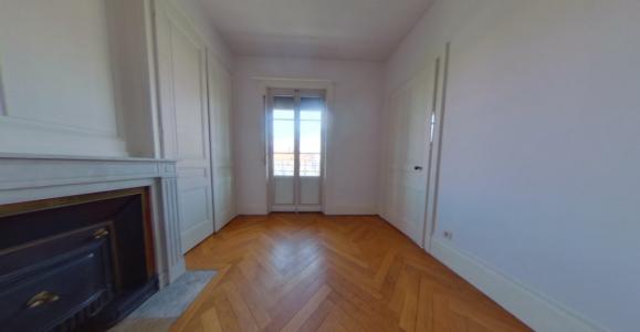 Louer Appartement Lyon-7eme-arrondissement 1347 euros