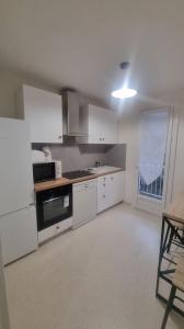 For sale RUE MION SAINT MICHEL 3 rooms 53 m2 Herault (34000) photo 2