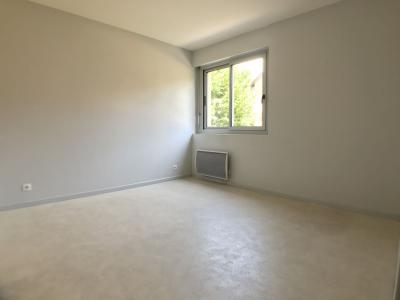 For sale QUAI PETITE ROUBEYROLLE 3 rooms 72 m2 Lozere (48000) photo 2