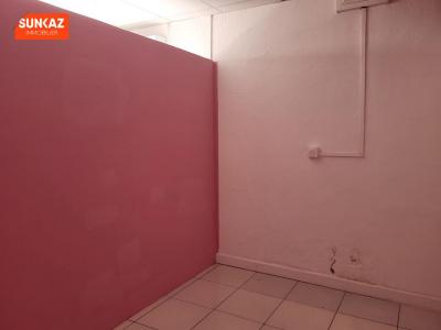 Louer Local commercial 30 m2 Saint-pierre