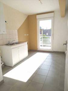 For rent Montbeliard 3 rooms 75 m2 Doubs (25200) photo 2