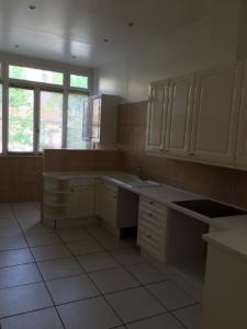 For rent Sainte-foy-les-lyon 4 rooms 122 m2 Rhone (69110) photo 3