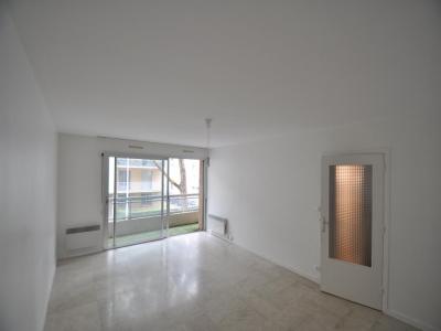 For rent Lyon-3eme-arrondissement 2 rooms 56 m2 Rhone (69003) photo 1