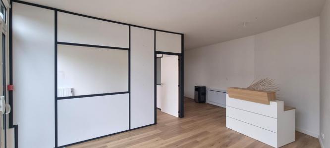 For rent Angers CHEMILLE 2 rooms 45 m2 Maine et loire (49000) photo 2