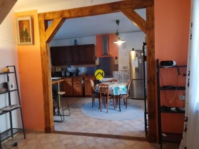 For sale Saint-amand-montrond 2 rooms 67 m2 Cher (18200) photo 3