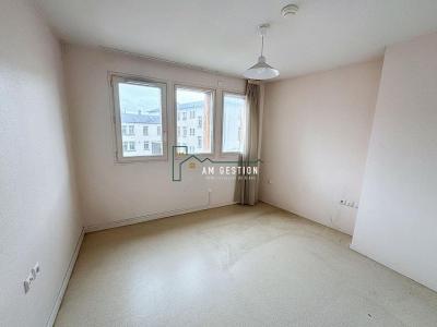 For sale Limoges 3 rooms 67 m2 Haute vienne (87000) photo 3