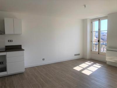 For rent Marseille-2eme-arrondissement 3 rooms 74 m2 Bouches du Rhone (13002) photo 1