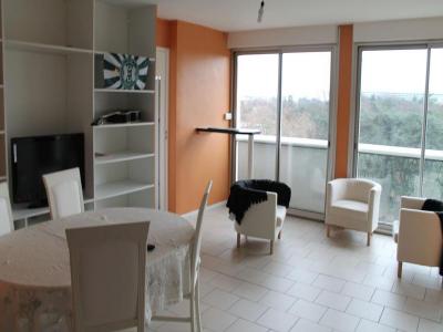 For rent Bron 4 rooms 80 m2 Rhone (69500) photo 0