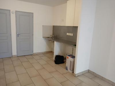 Louer Appartement Bagnols-sur-ceze 425 euros