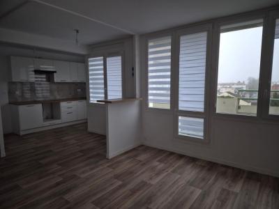 For rent Trappes 4 rooms 83 m2 Yvelines (78190) photo 0