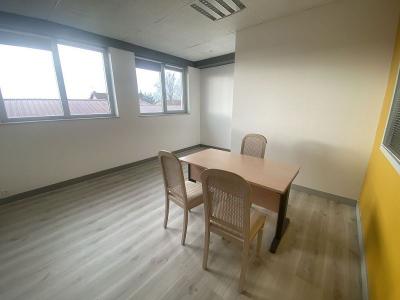 Louer Local commercial Balbigny 3120 euros