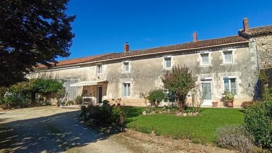 For sale Sauze-vaussais 7 rooms 241 m2 Deux sevres (79190) photo 0