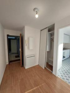 For rent Rueil-malmaison 2 rooms 45 m2 Hauts de Seine (92500) photo 4