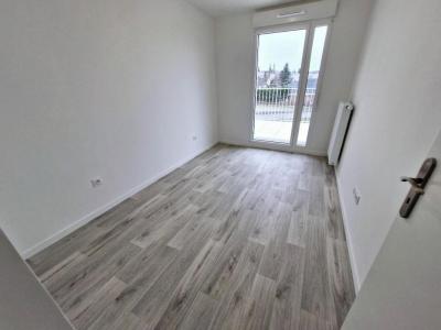 Louer Appartement Freneuse 860 euros