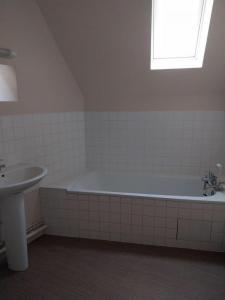 For rent Beaulieu-les-loches 3 rooms 62 m2 Indre et loire (37600) photo 3