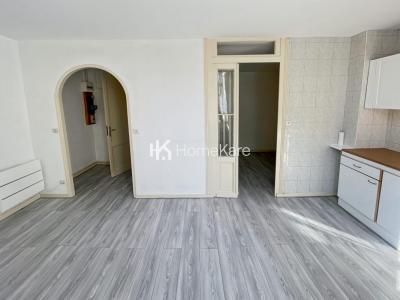 For sale Bordeaux 3 rooms 50 m2 Gironde (33800) photo 2