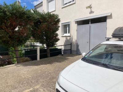 For sale Rueil-malmaison 3 rooms 49 m2 Hauts de Seine (92500) photo 3