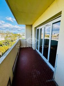 For sale Marseille-9eme-arrondissement MAZARGUES 5 rooms 91 m2 Bouches du Rhone (13009) photo 3