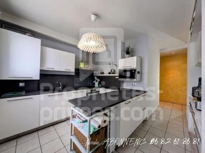 For sale Grenoble 4 rooms 97 m2 Isere (38000) photo 2