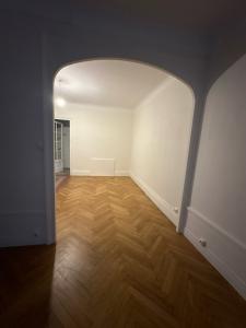 For rent Lyon-6eme-arrondissement 2 rooms 63 m2 Rhone (69006) photo 1