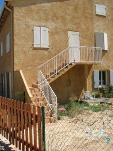 Louer Appartement Eguilles 1280 euros