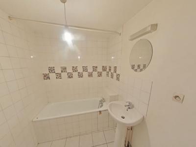 For rent Lyon-2eme-arrondissement 2 rooms 67 m2 Rhone (69002) photo 3