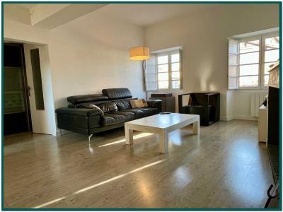 Acheter Appartement 80 m2 Nimes